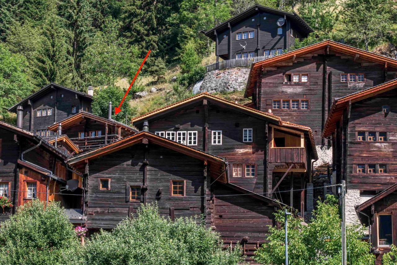 Denkmalgeschuetzter Spycher Total Renoviert Goms Exteriér fotografie